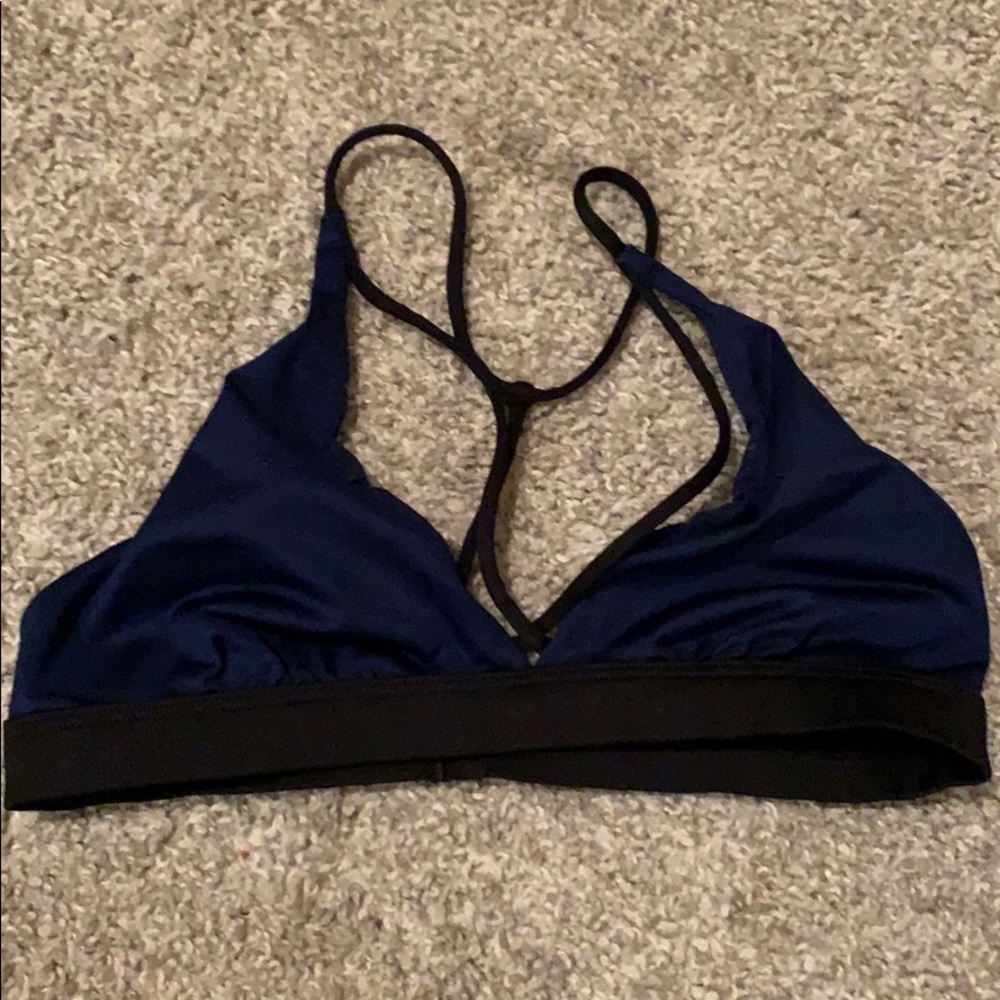 sports bra